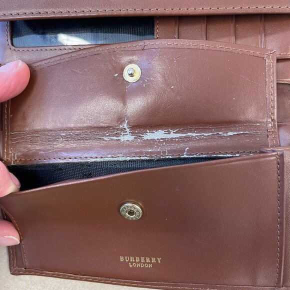 Burberry Vintage PVC & Leather Nova Check Compact Wallet - Preowned - Picture 11 of 15